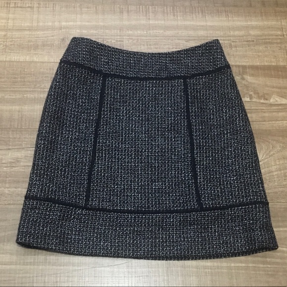 Halogen 50% wool skirt size 2 - Picture 2 of 9